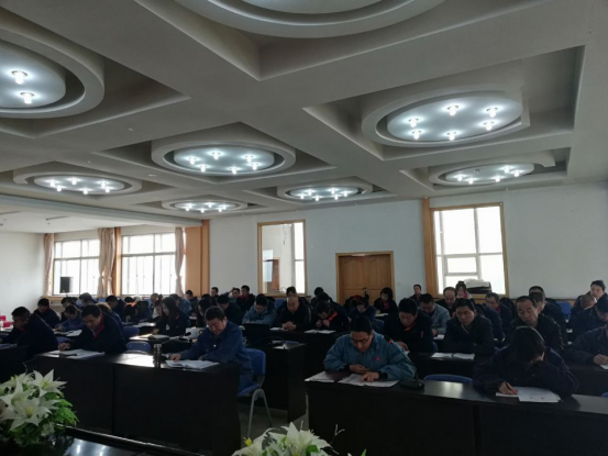 中共青海热博RB88工业投资有限公司委员会 召开二届第十次理论中心组学习扩大会