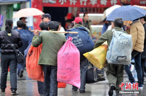 聚焦春节“恐归族”：近乡情怯，，，，，恐惧何来？？？？？？？(图)